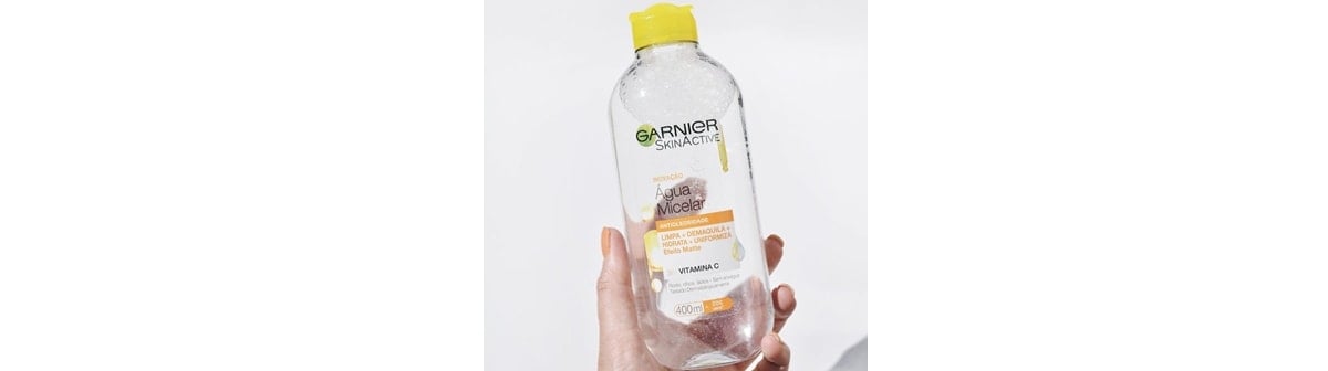 Frasco Garnier SkinActive Água Micelar com indicação visível de 400 ml