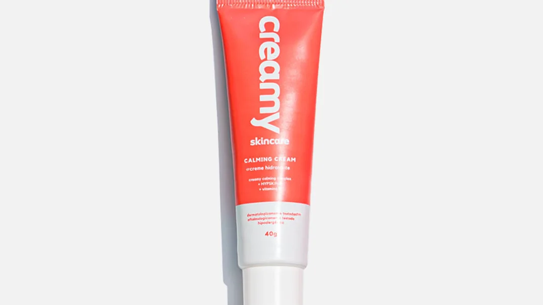 Imagem oficial do Creamy Calming Cream, creme hidratante facial de 40 g, visto de frente.