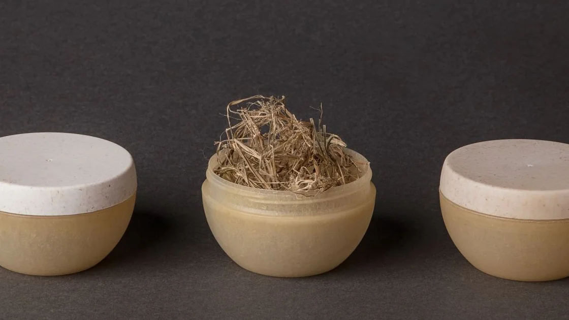 Potes de cosméticos feitos com material de fibra vegetal, imagem ilustrativa de embalagem