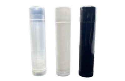 Três recipientes vazios para produtos cosméticos em formato stick labial