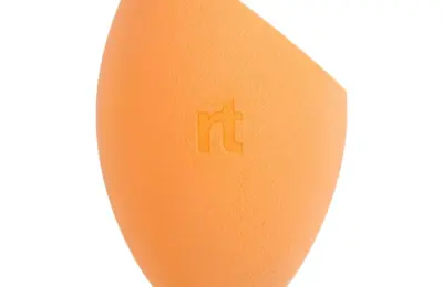 Close-up ilustrativo da esponja de maquiagem Miracle Complexion Sponge, da Real Techniques.