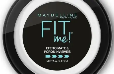 Pó compacto Fit Me da Maybelline, variante translúcida, em embalagem fechada