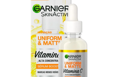 Frasco e caixa do sérum Garnier Uniform & Matte Vitamina C de 15 ml
