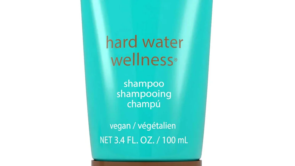 Detalhe da embalagem do Malibu C Hard Water Wellness Shampoo, apresentação de 100 mL, produto citado como exemplo de shampoo quelante.