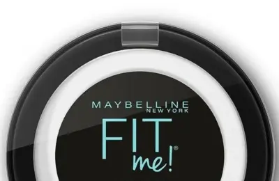 Pó compacto Maybelline Fit Me com acabamento matte em close