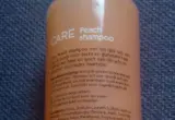 shampoo ilustrativo Care Peach visto de perto, sem relação com tratamento anticaspa