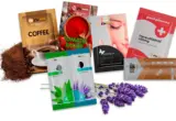 Sachês monodose para cosméticos em diferentes formatos, incluindo exemplo de skincare