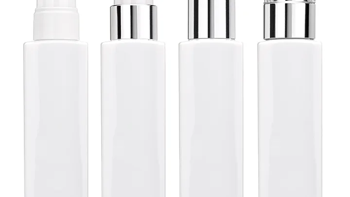 Quatro frascos com válvulas spray fine mist em acabamentos diferentes