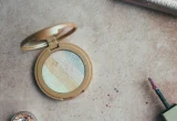 Embalagem compacta para pó facial aberta
