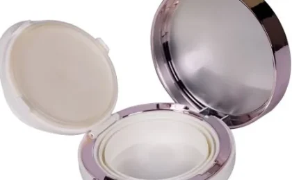 Imagem destacada: embalagem cosmética para maquiagem líquida, com sistema de compacto cushion.