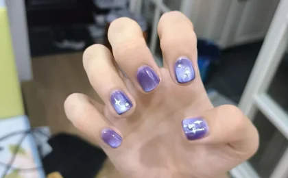 Esmalte magnético com efeito cat eye nas unhas